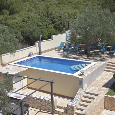 Luger 1. Stock Apartment *