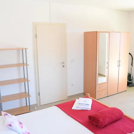 Luger 1. Stock Apartment *