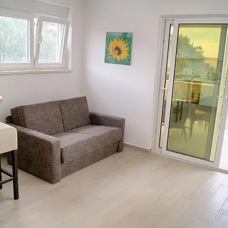 Apartment Luger 1. Stock *
