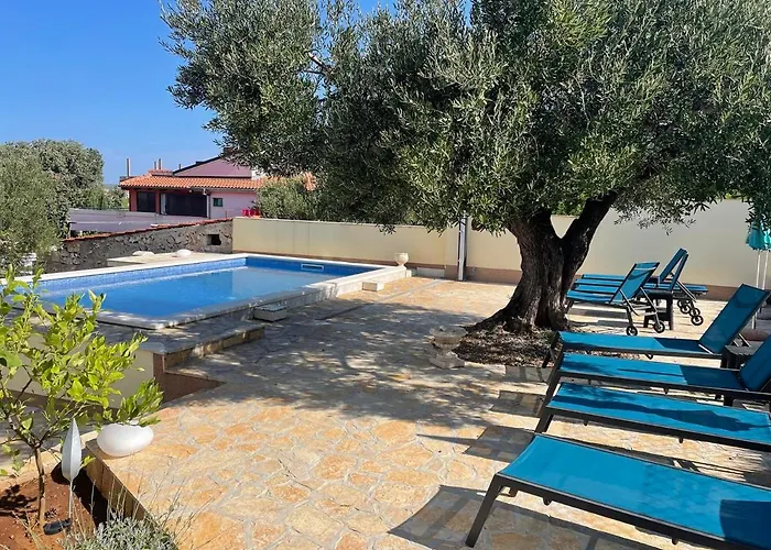 Luger 1. Stock Apartman Razanj